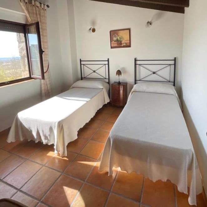 Casa Rural En Candeleda Con Piscina Y Un Maravilloso Jardin Exteriör bild