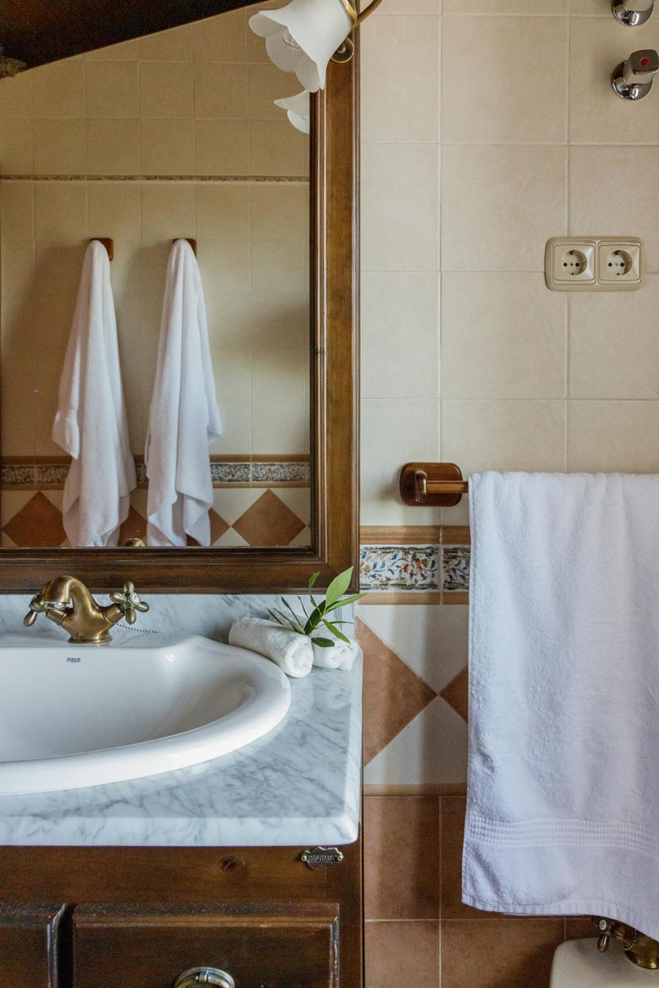 Casa Rural En Candeleda Con Piscina Y Un Maravilloso Jardin Exteriör bild